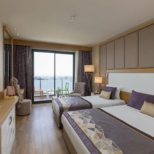 Double or Twin Room Sea View